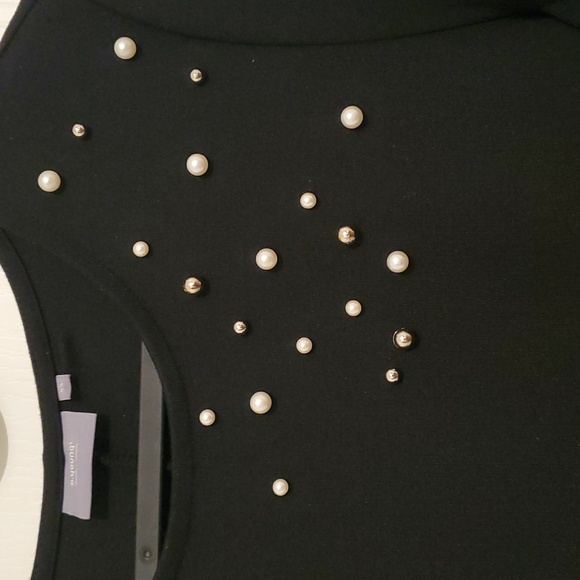 b. YOUNG DRESS - Picture 2 of 6